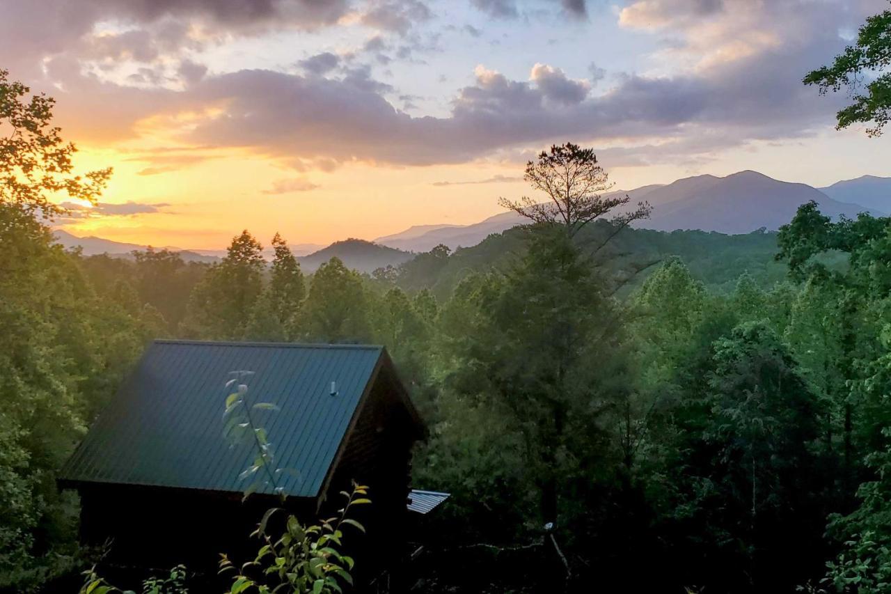 Cozy Cabin With Mountain Views Near Skylift Park! Villa Gatlinburg Exterior photo